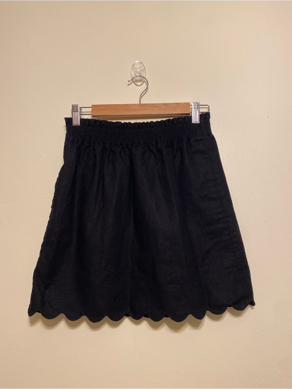 J. Crew Black Scalloped Hem A-Line Mini Skirt. Size 2. Style H5397